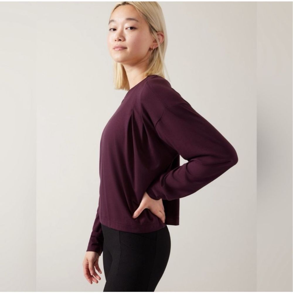 Athleta Elemental Long Sleeve Top Size Medium